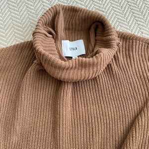 Pistola Oversized Turtleneck